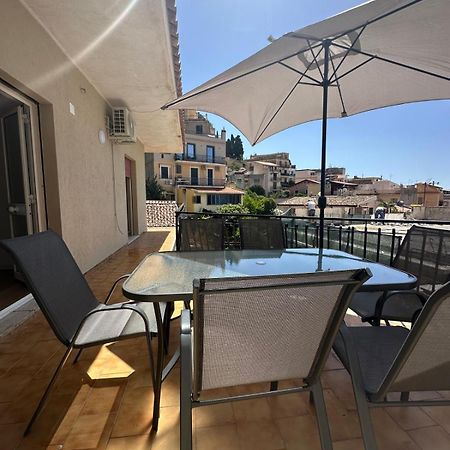 We Home Taormina Center With Parking Экстерьер фото