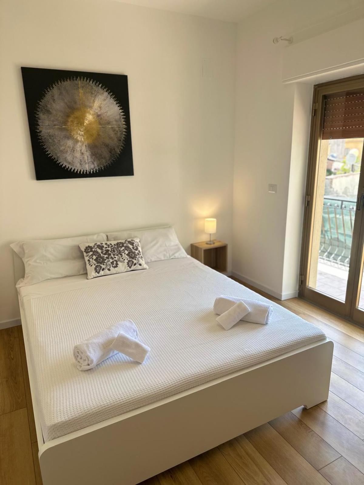 We Home Taormina Center With Parking Экстерьер фото